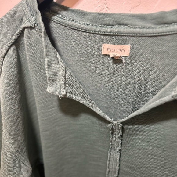 Anthropologie Pilcro Batwing Eyelet Top Medium Sage Green Cropped EUC - Picture 9 of 12